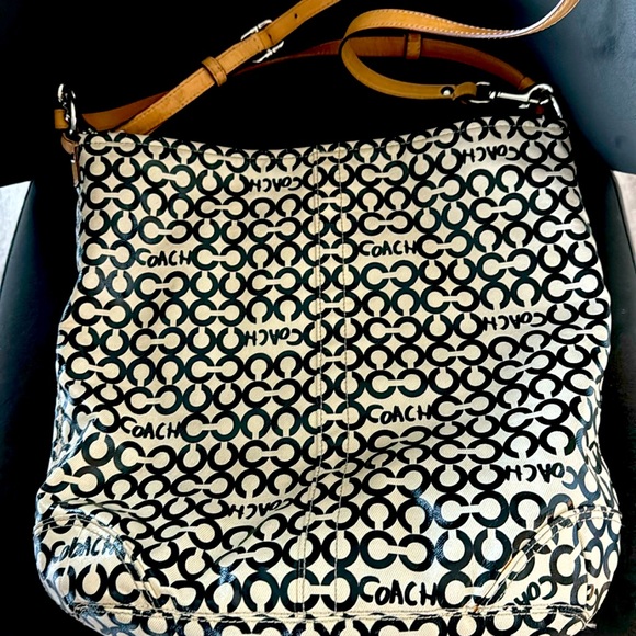 Coach crossbody or shoulder bag! Perfect size 13.5 “ tall x 14” wide. Vintage - Picture 1 of 6